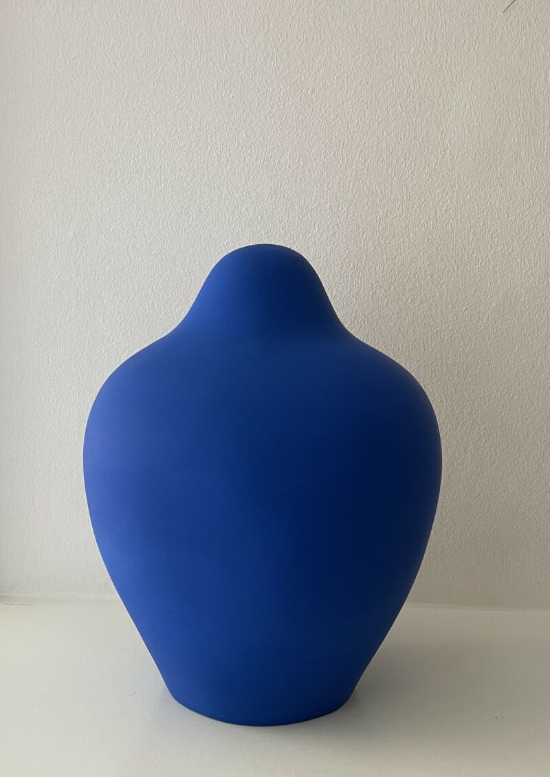 Body blue: Sapphire Poise - a Sculpture & Installation by Rita Börlin